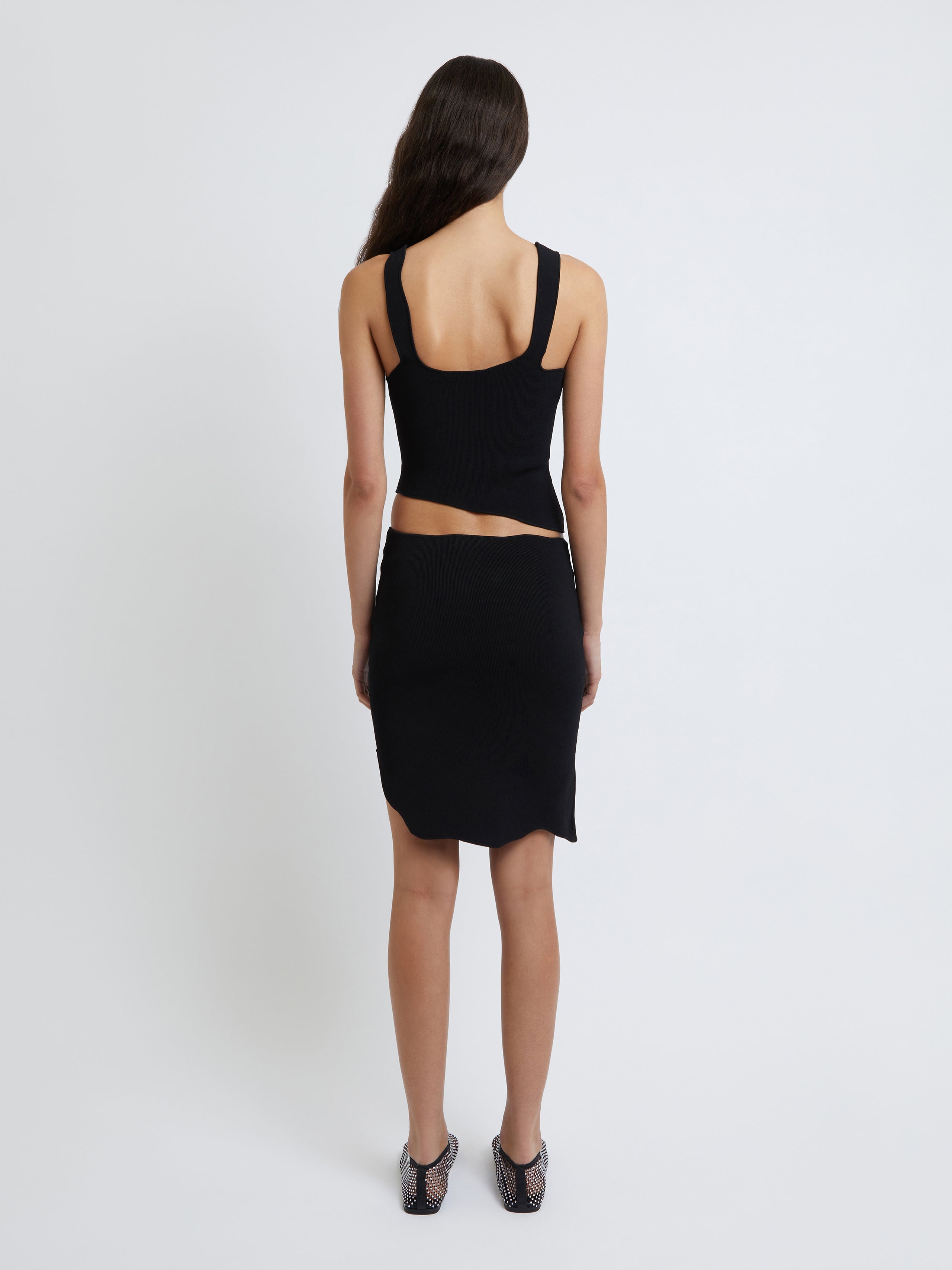 Encircled Edge Rib Tank