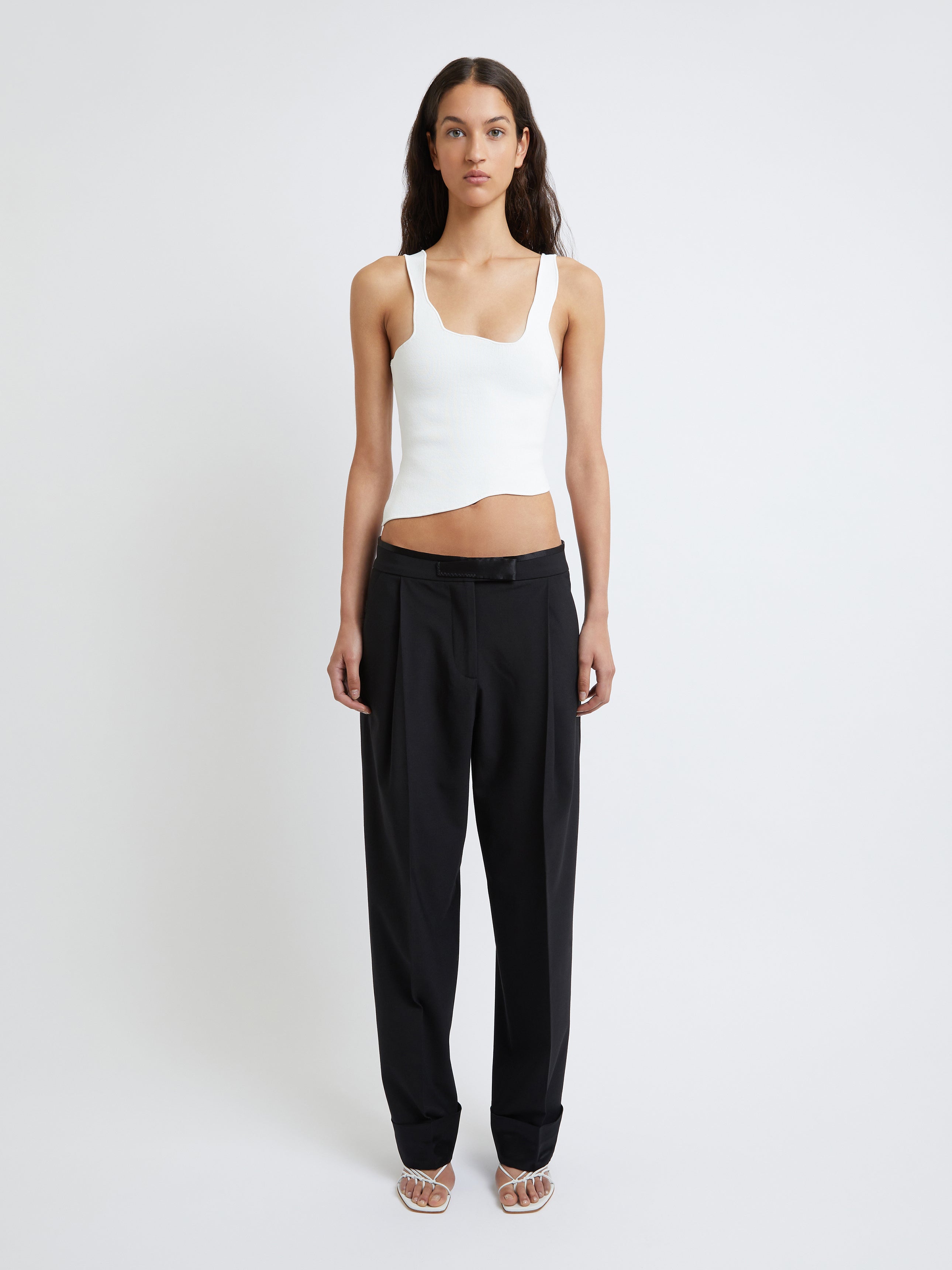 Encircled Edge Rib Tank