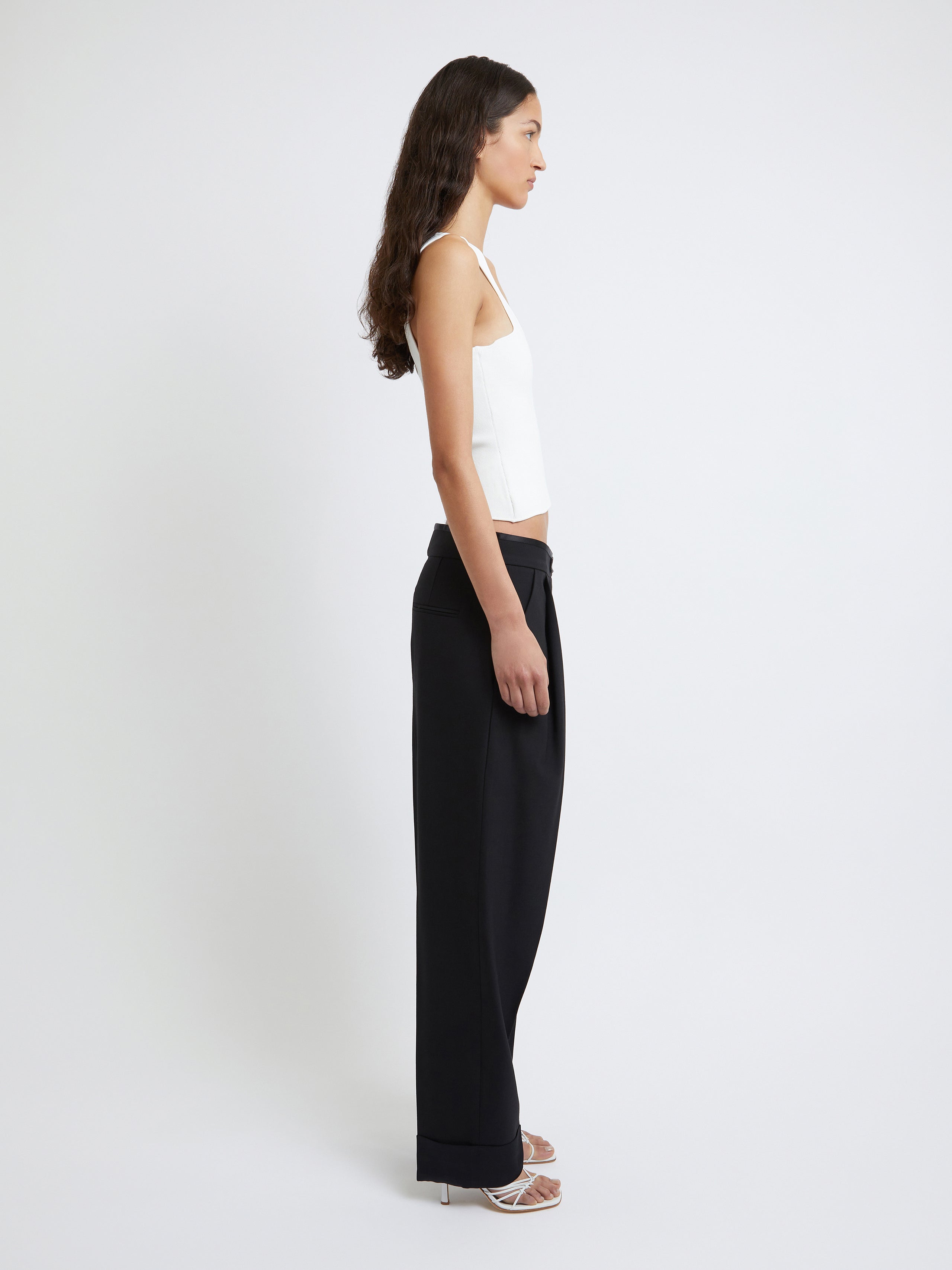 Encircled Edge Rib Tank