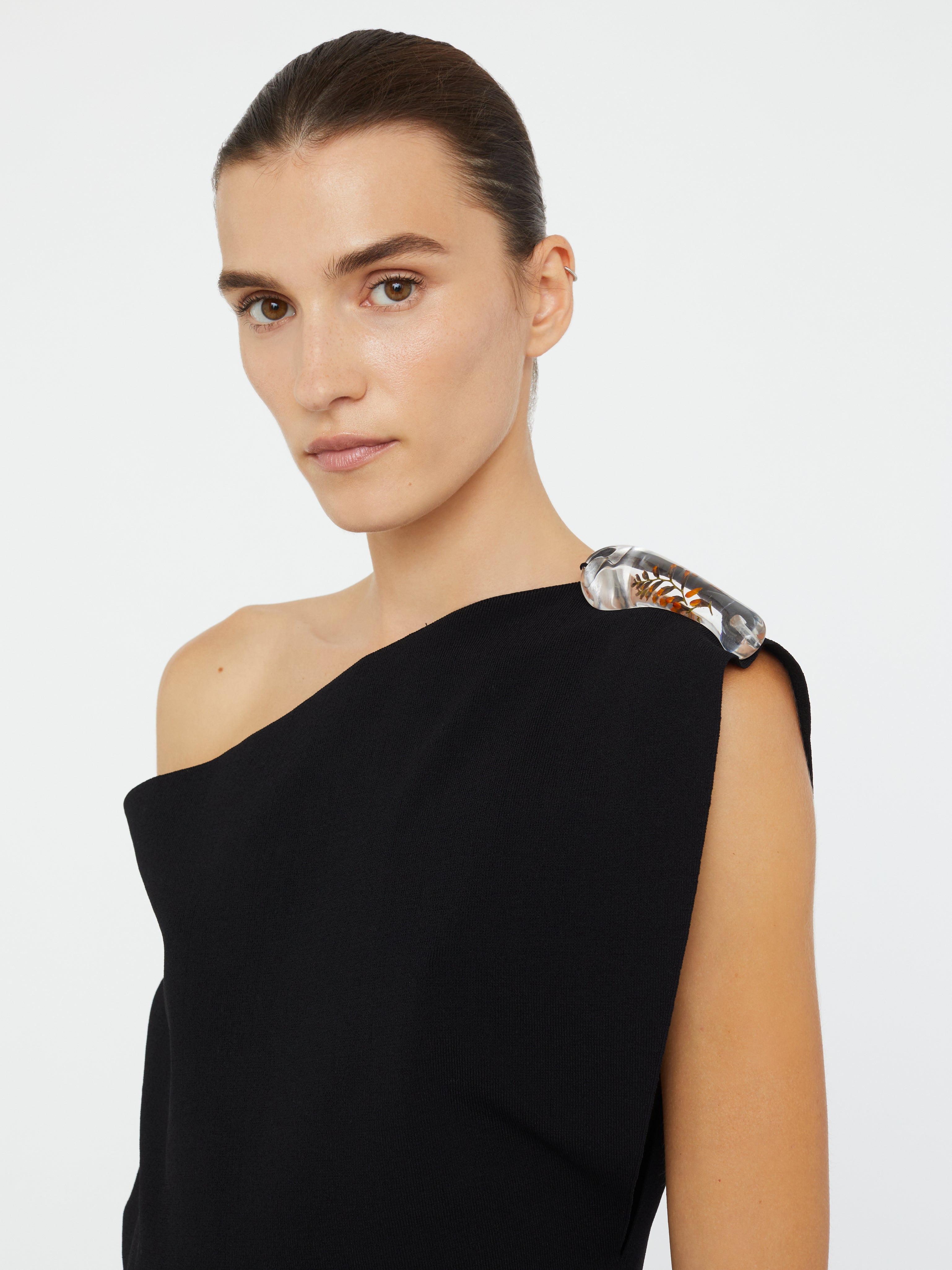 Encased Nature Resin Knit Shoulder Top
