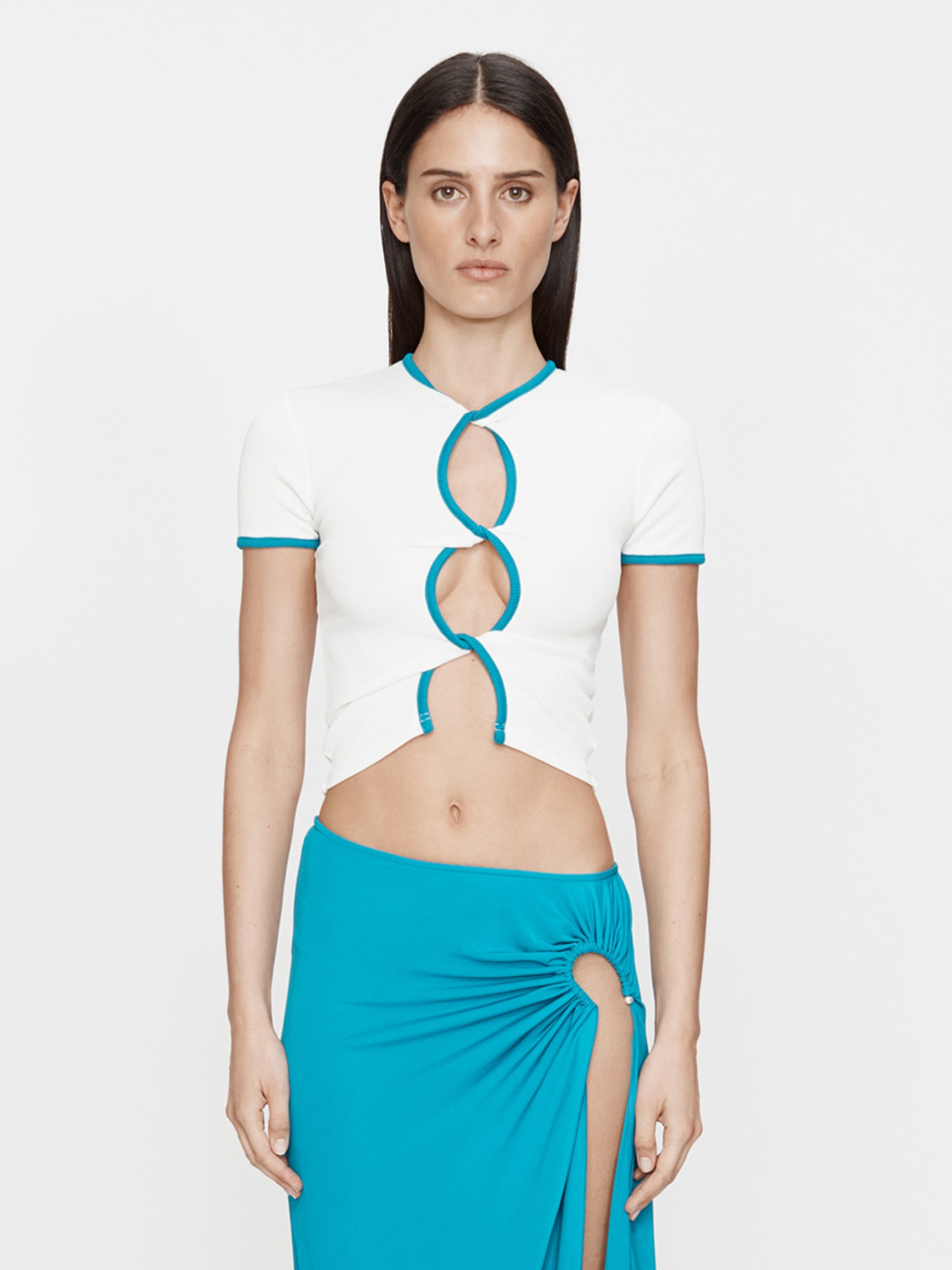 Open Twist Contrast Bind Tee