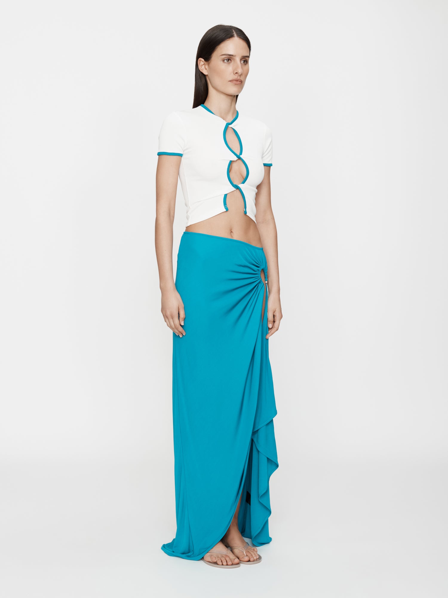 Open Twist Contrast Bind Tee