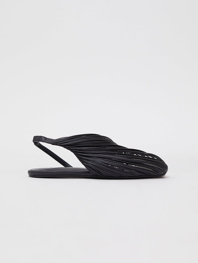 Saskia Stranded Flat